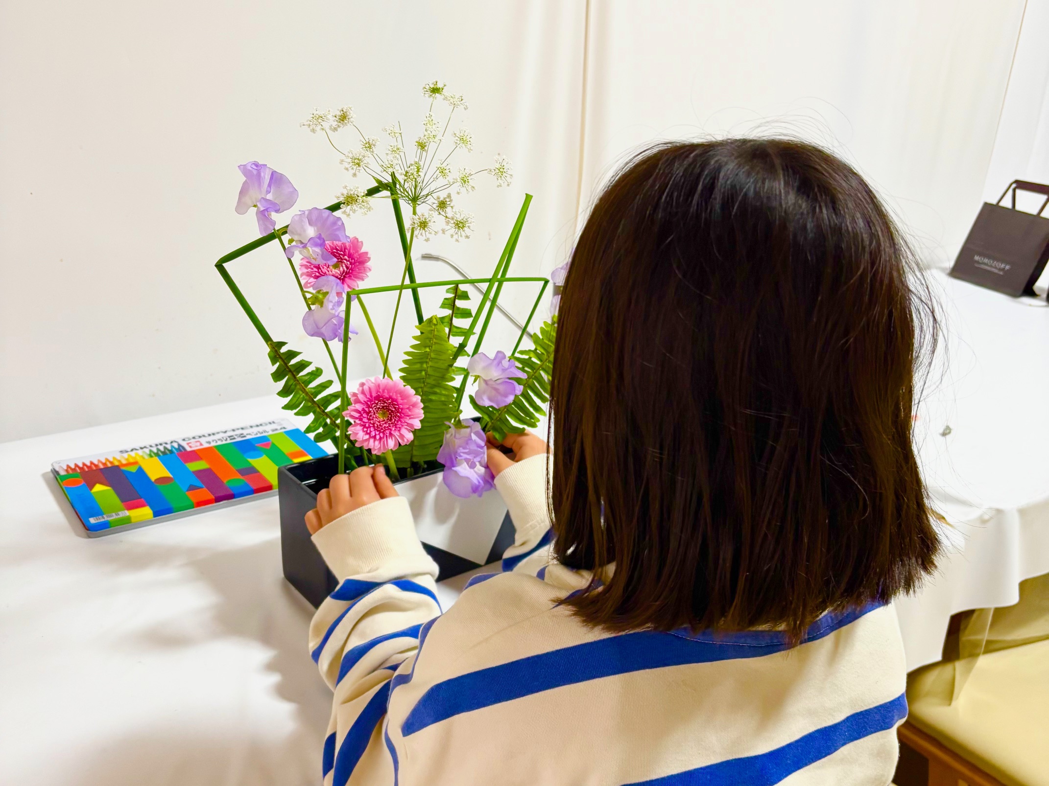 子ども生け花の画像